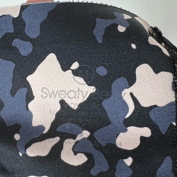Sweaty Betty Blue Circuit Camo Sports Bra X-Back Size M Gym Yoga - Picture 9 of 9